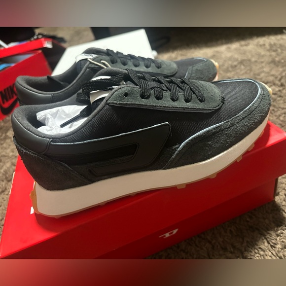 Diesel Sneakers - Picture 3 of 3